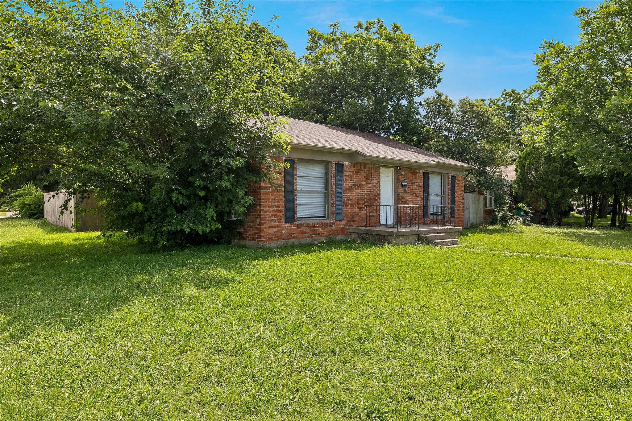 5142 N Hall Street Dallas TX 75235