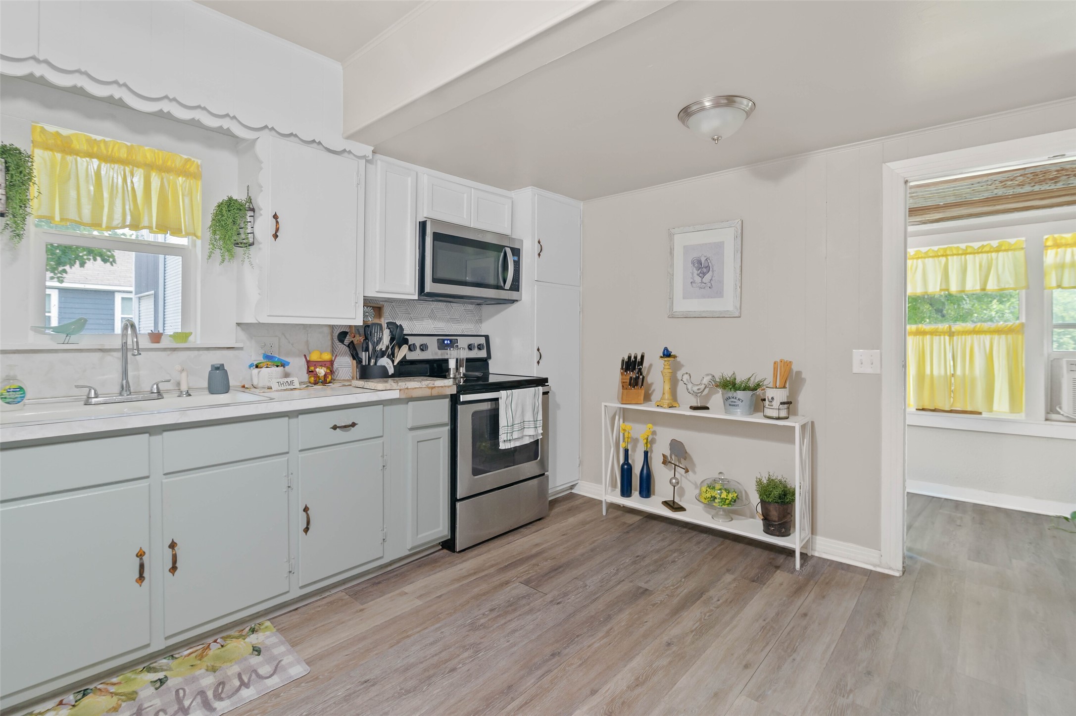 211 S Wickham Street Alvord TX 76225