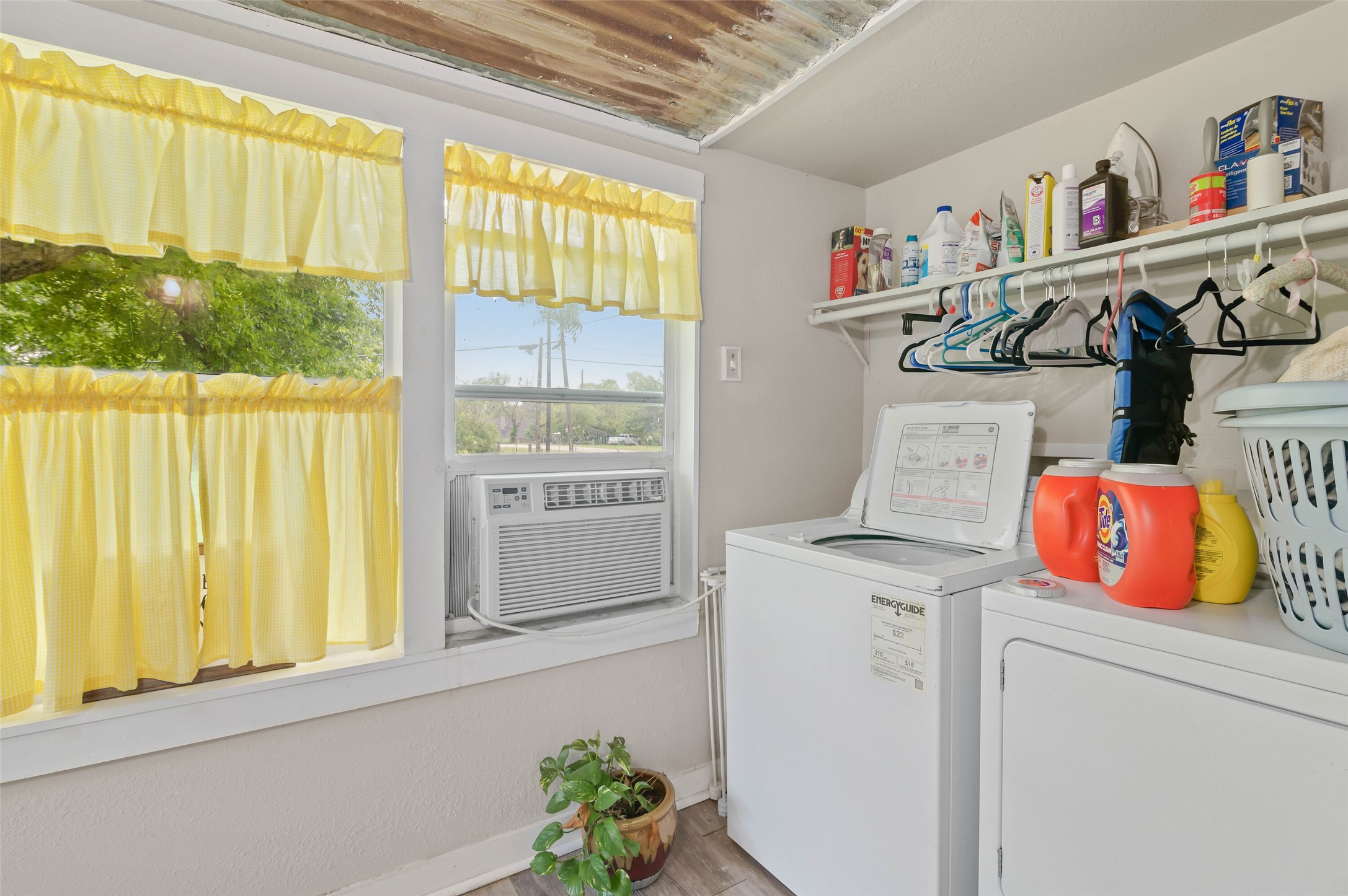 211 S Wickham Street Alvord TX 76225