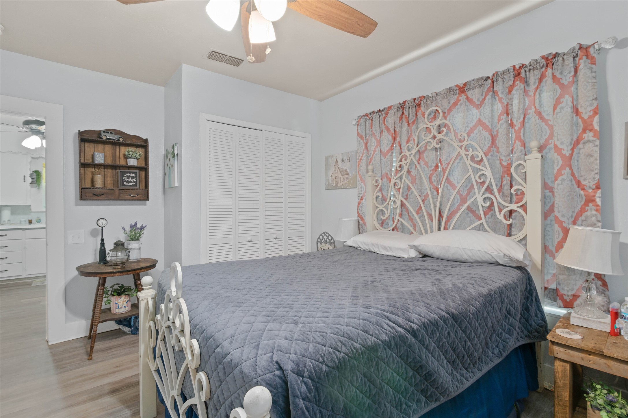 211 S Wickham Street Alvord TX 76225