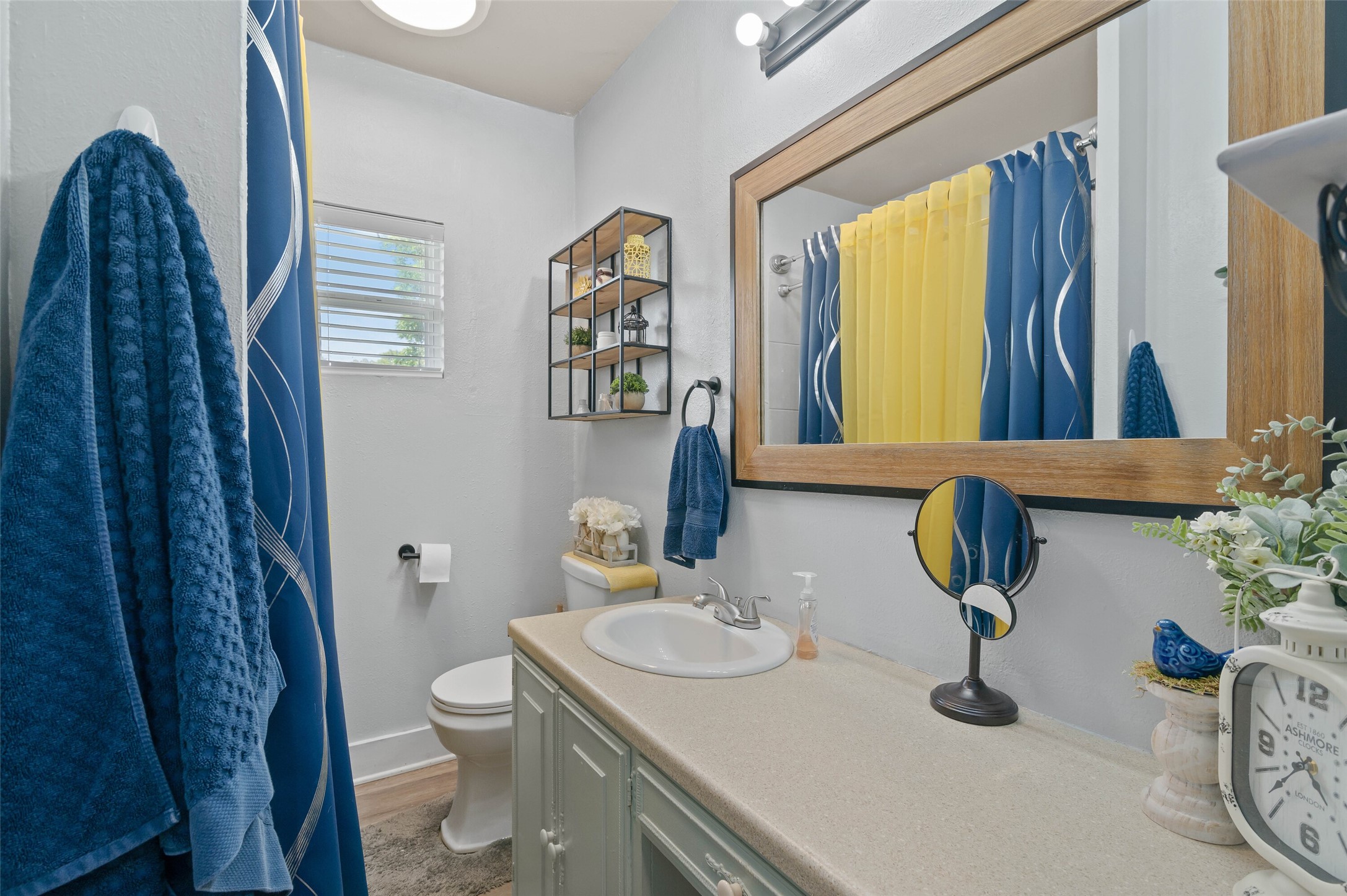 211 S Wickham Street Alvord TX 76225