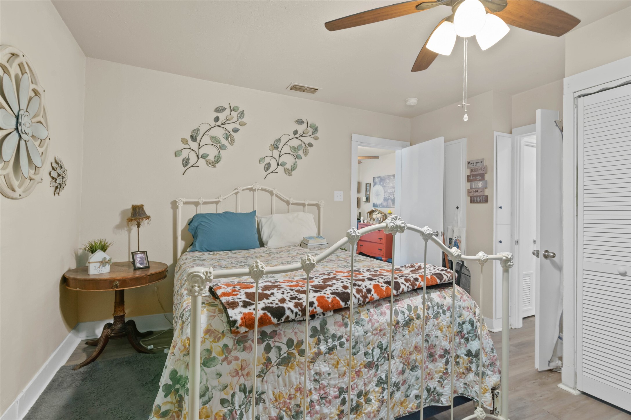 211 S Wickham Street Alvord TX 76225