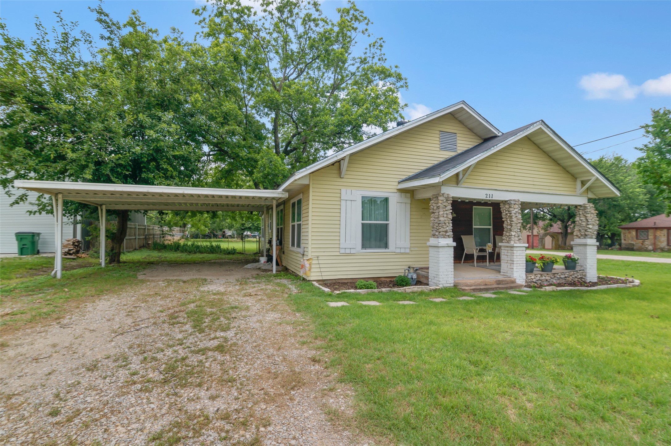 211 S Wickham Street Alvord TX 76225