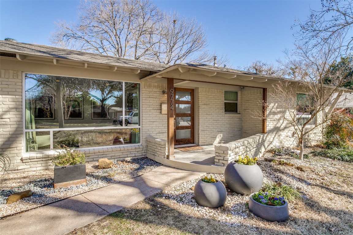 9774 Twin Creek Drive Dallas TX 75228