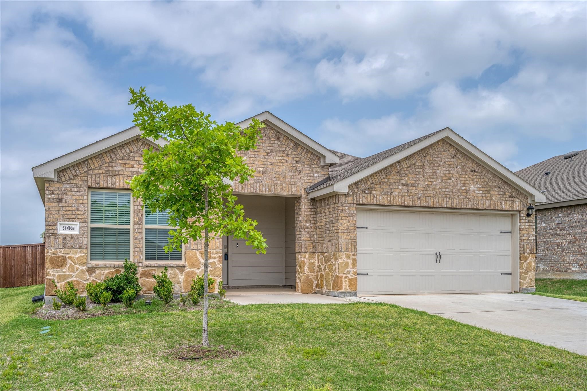 905 Glover Drive Aubrey TX 76227