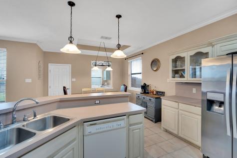 1305 Louise Lane Ennis TX 75119