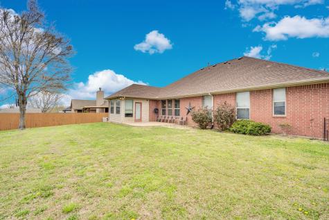 1305 Louise Lane Ennis TX 75119