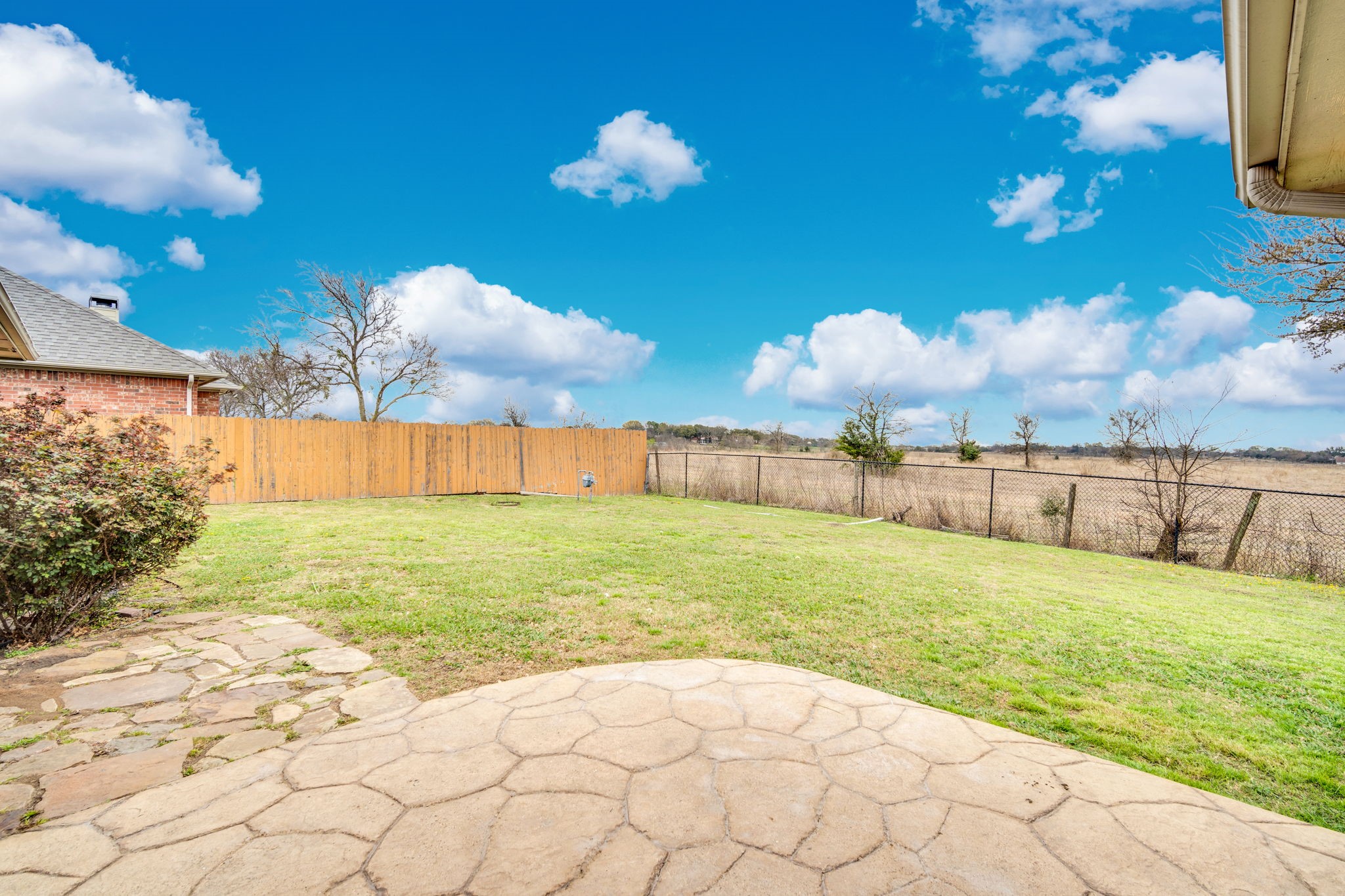 1305 Louise Lane Ennis TX 75119