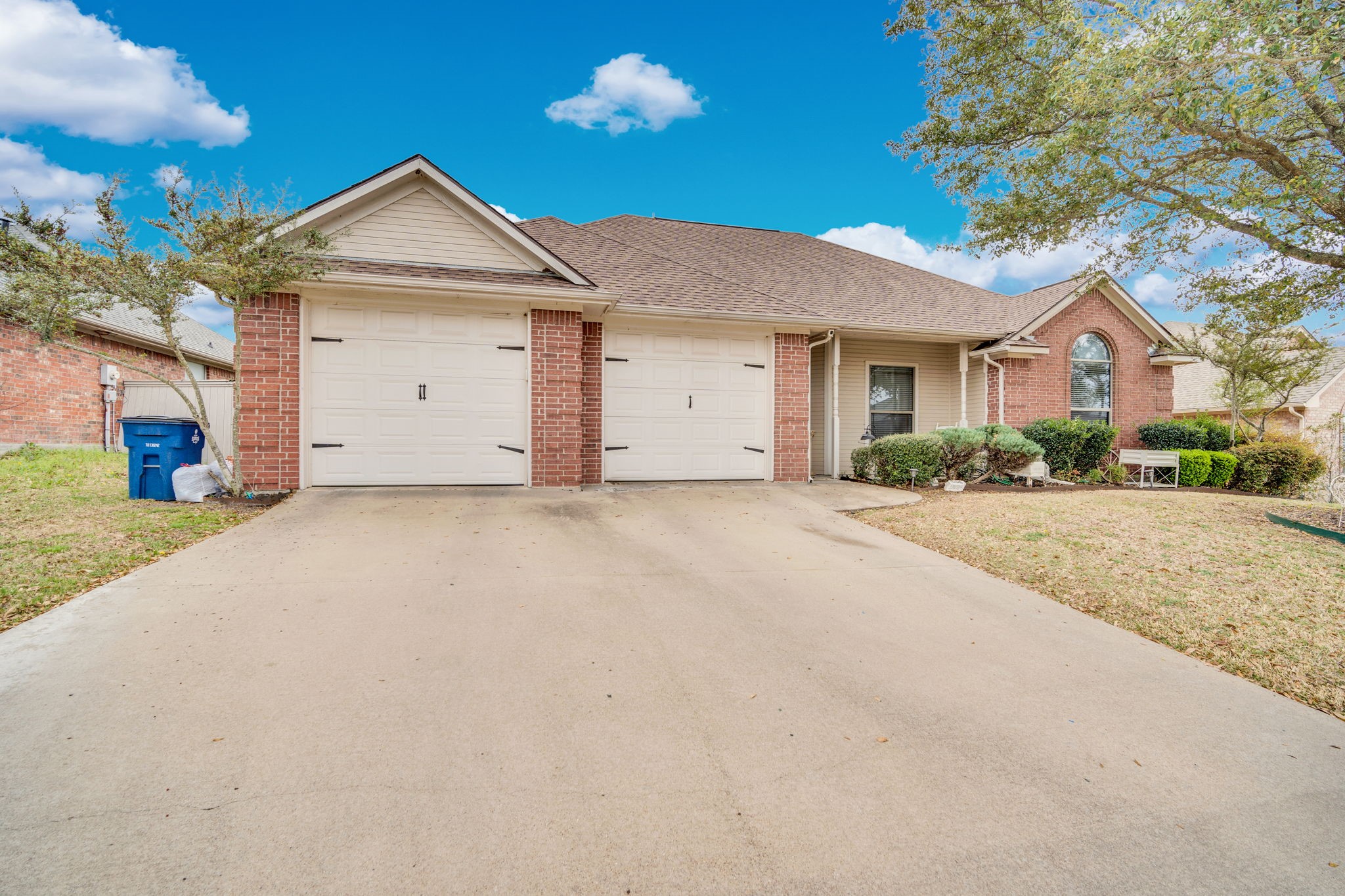 1305 Louise Lane Ennis TX 75119
