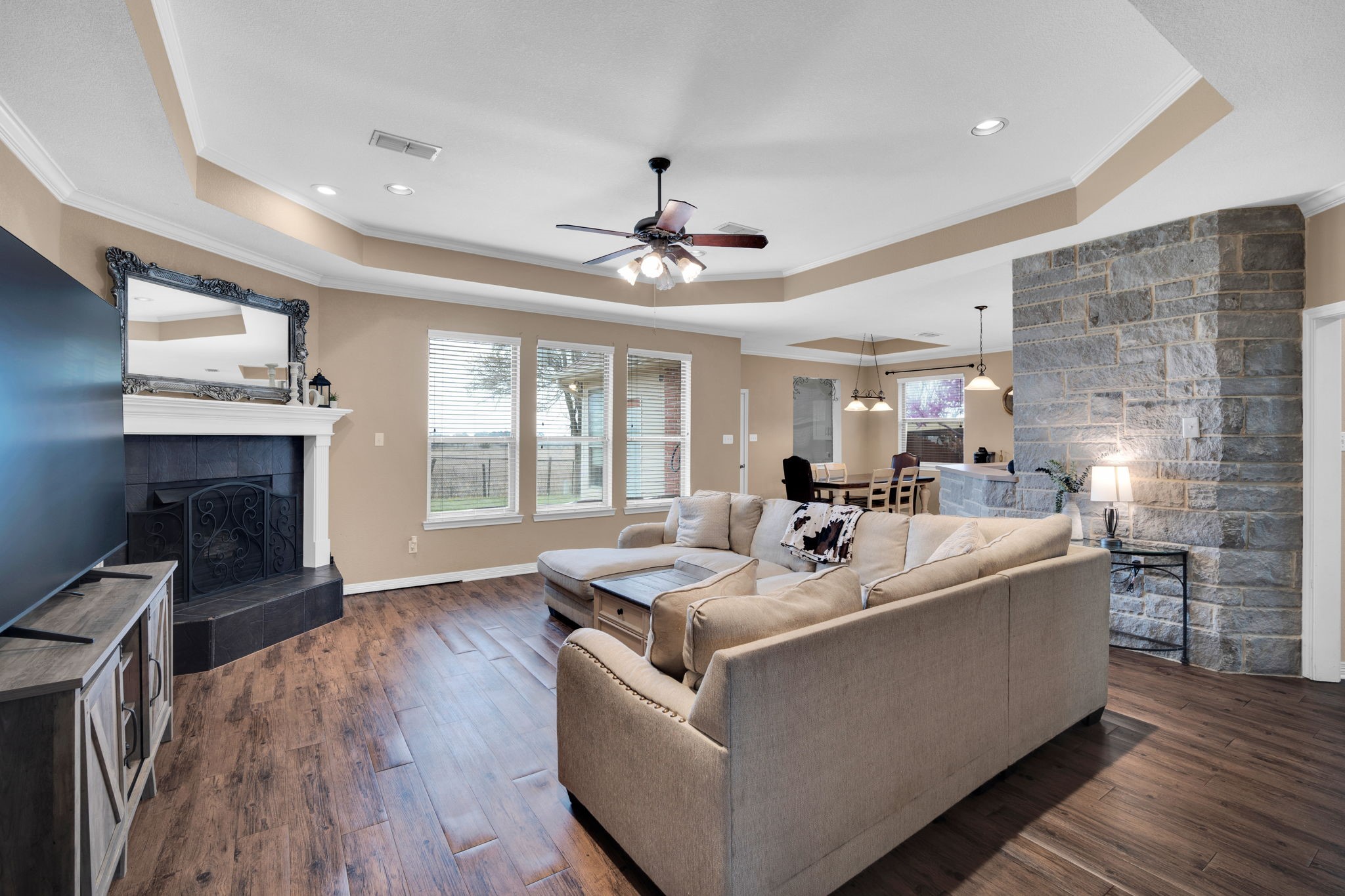 1305 Louise Lane Ennis TX 75119