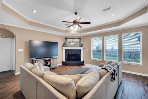 1305 Louise Lane Ennis TX 75119