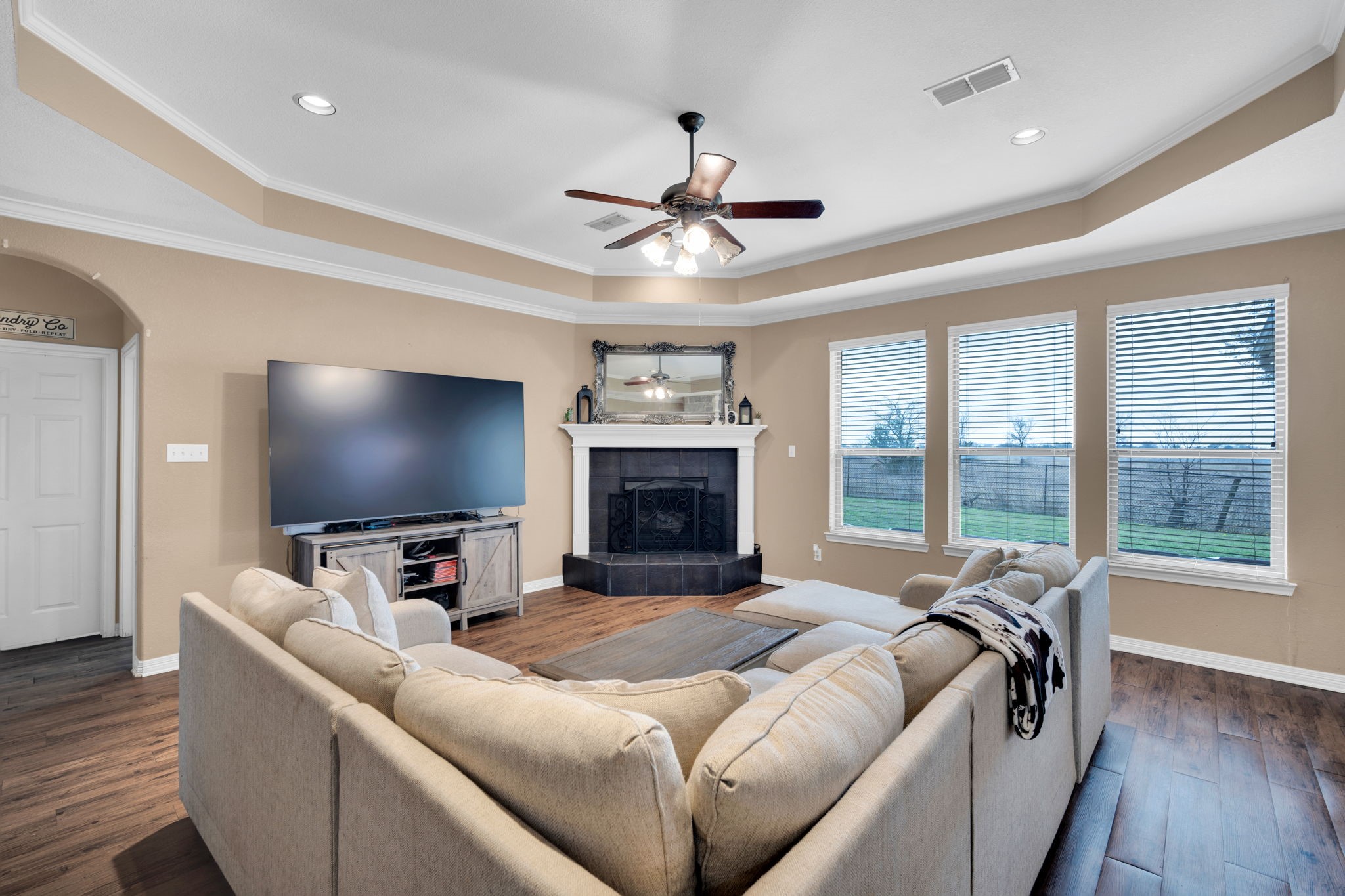 1305 Louise Lane Ennis TX 75119