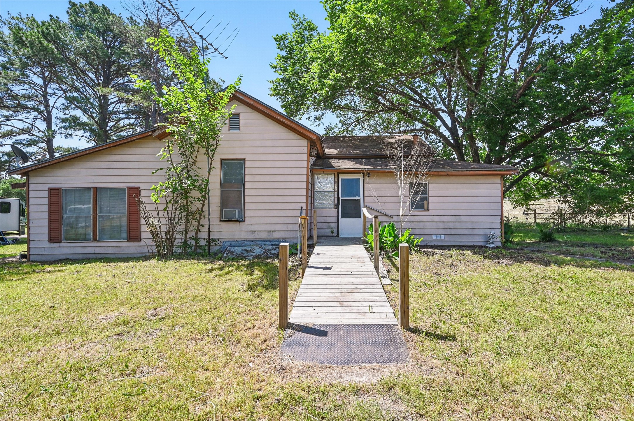 402 S Watson Street Alvarado TX 76009