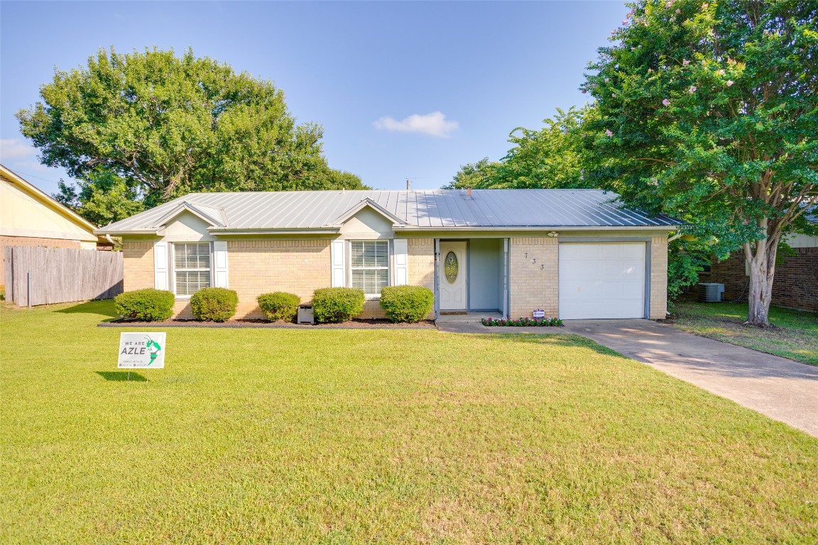 733 Poe Street Azle TX 76020