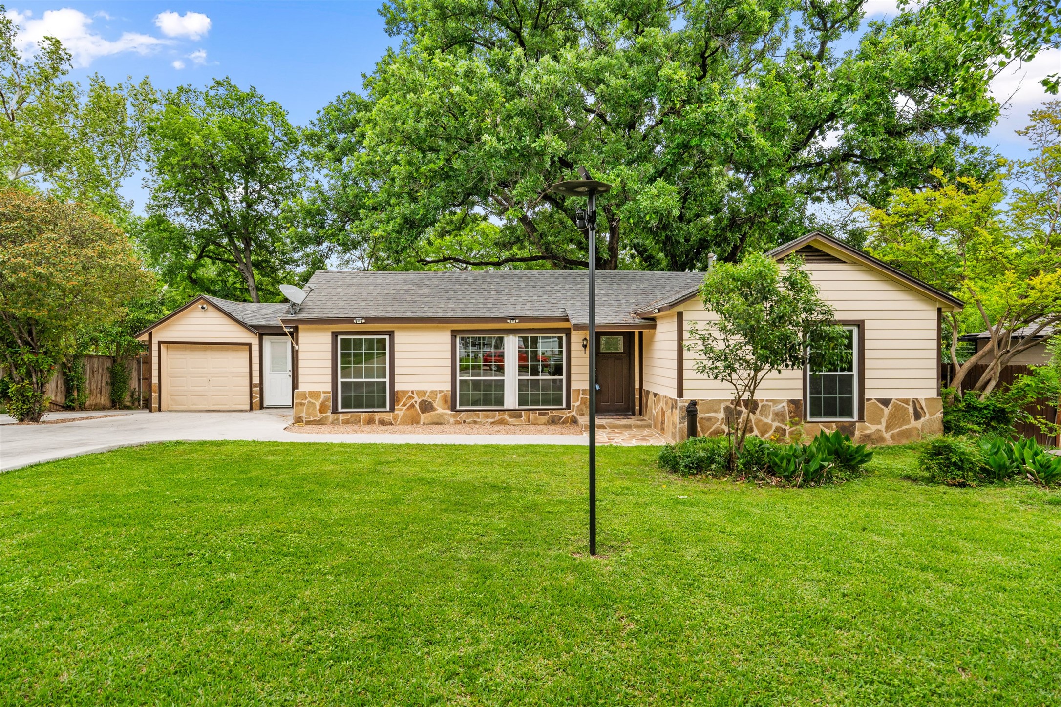 1800 Brook Hollow Drive Fort Worth TX 76114