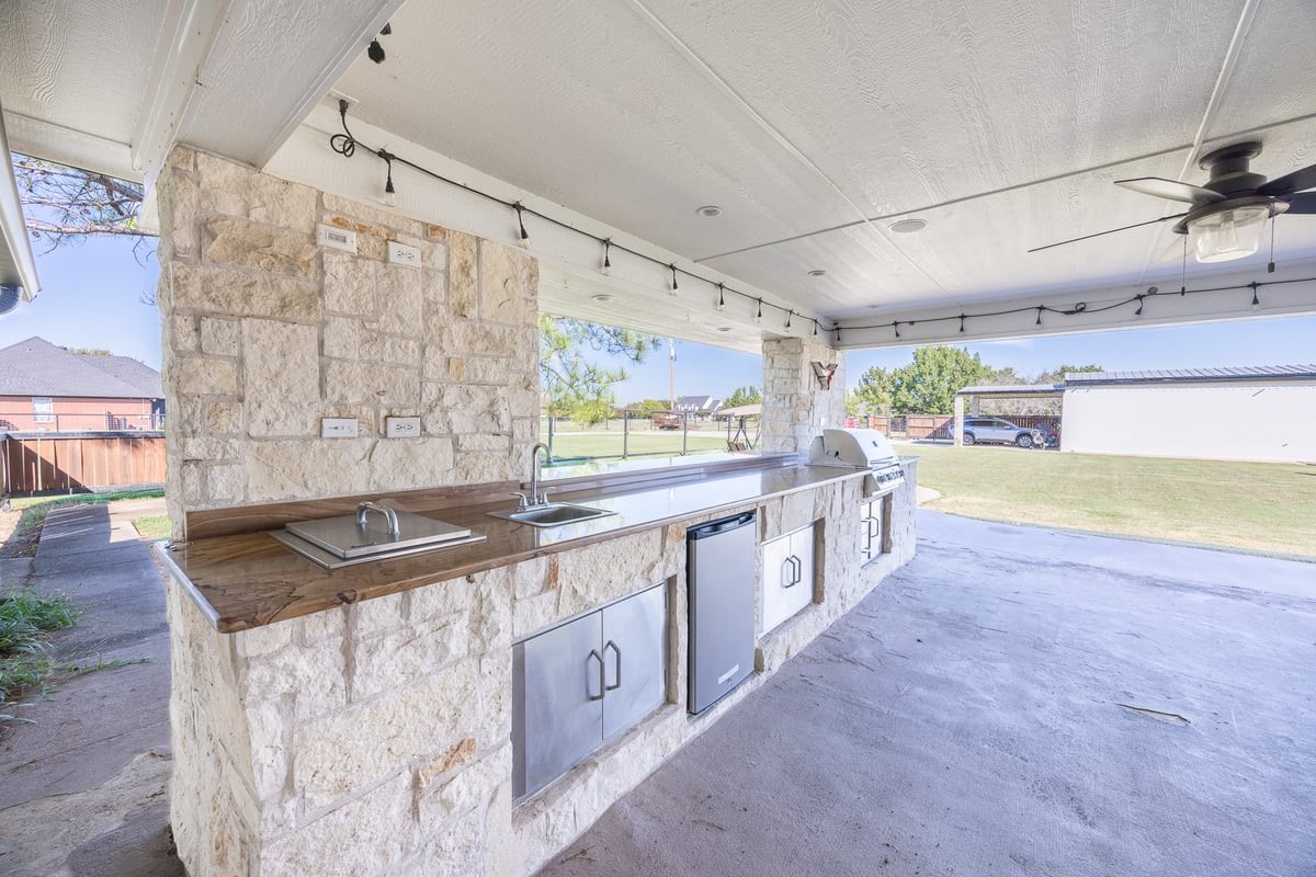 4768 Pebble Creek Drive Aubrey TX 76227
