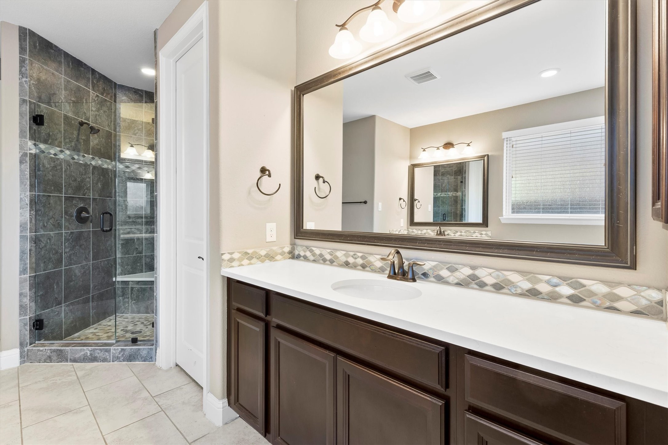3701 Birmington The Colony TX 75056