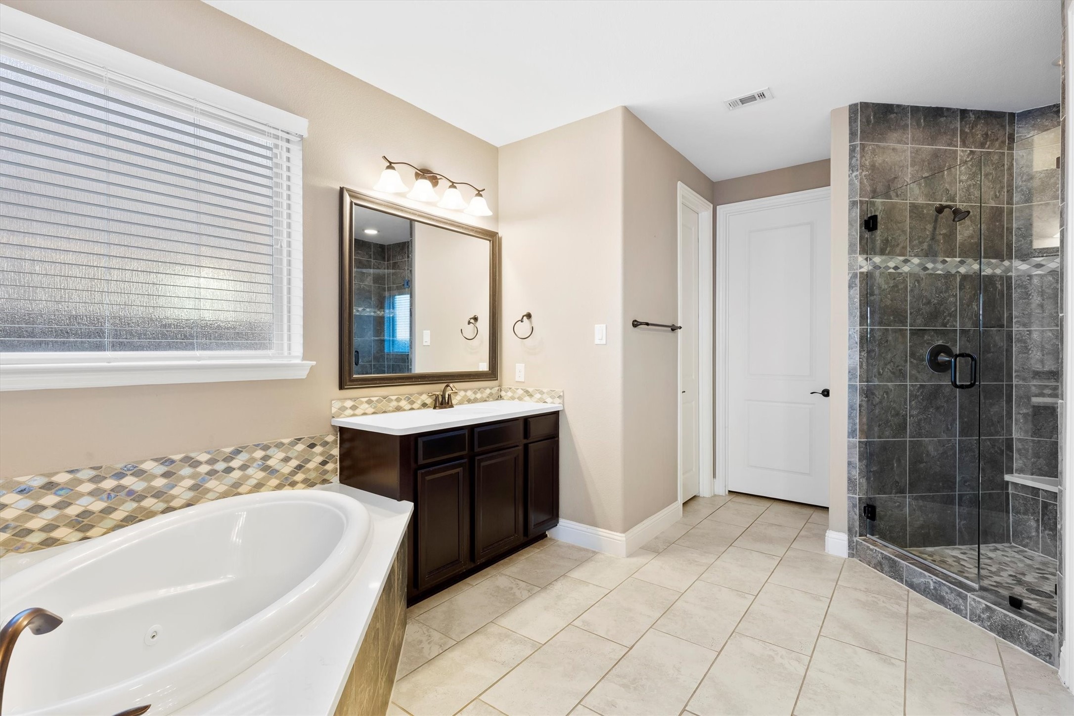 3701 Birmington The Colony TX 75056