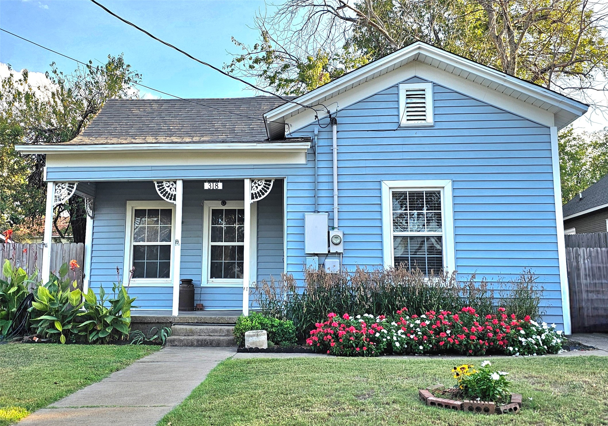 318 E Lee Avenue Weatherford TX 76086