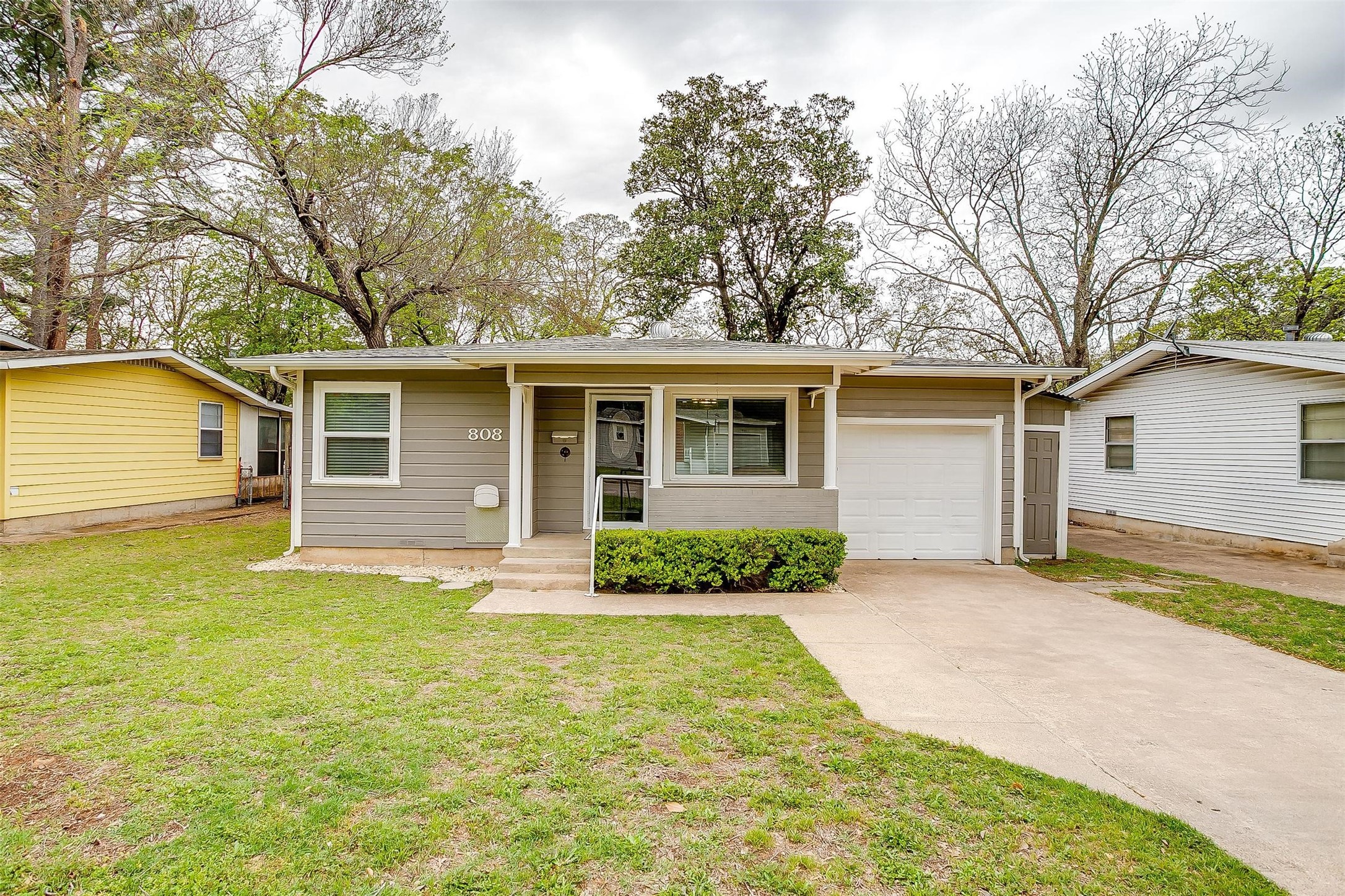 808 Lombardy Lane Arlington TX 76013