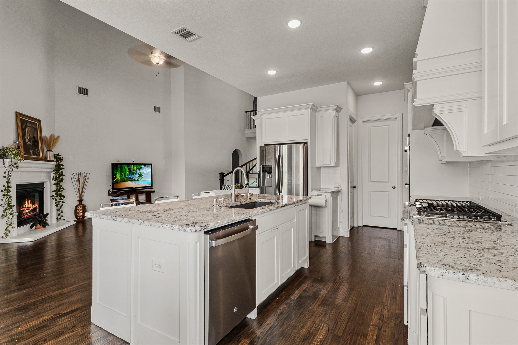 7620 Sonian Forest Drive Irving TX 75063