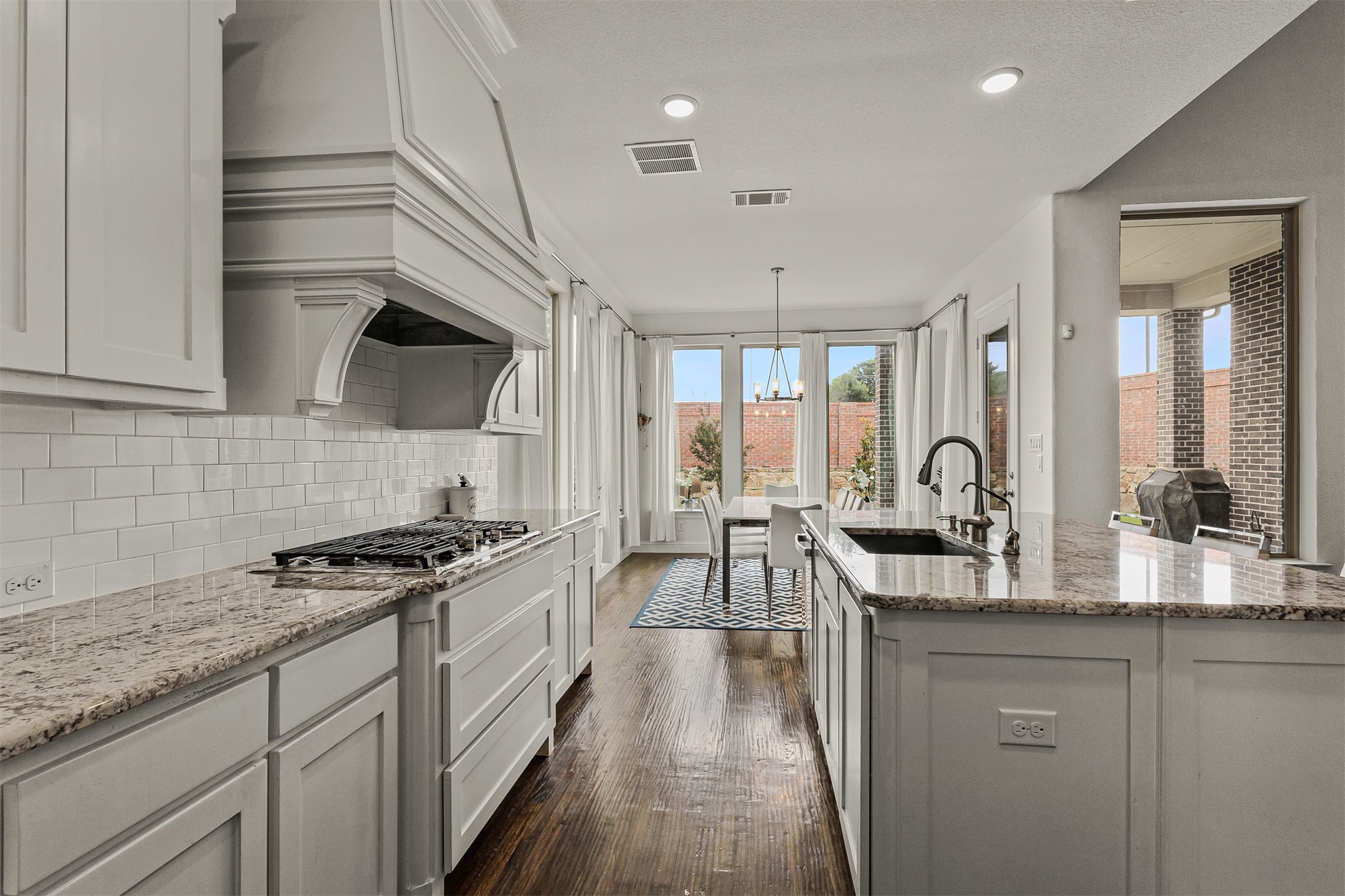 7620 Sonian Forest Drive Irving TX 75063