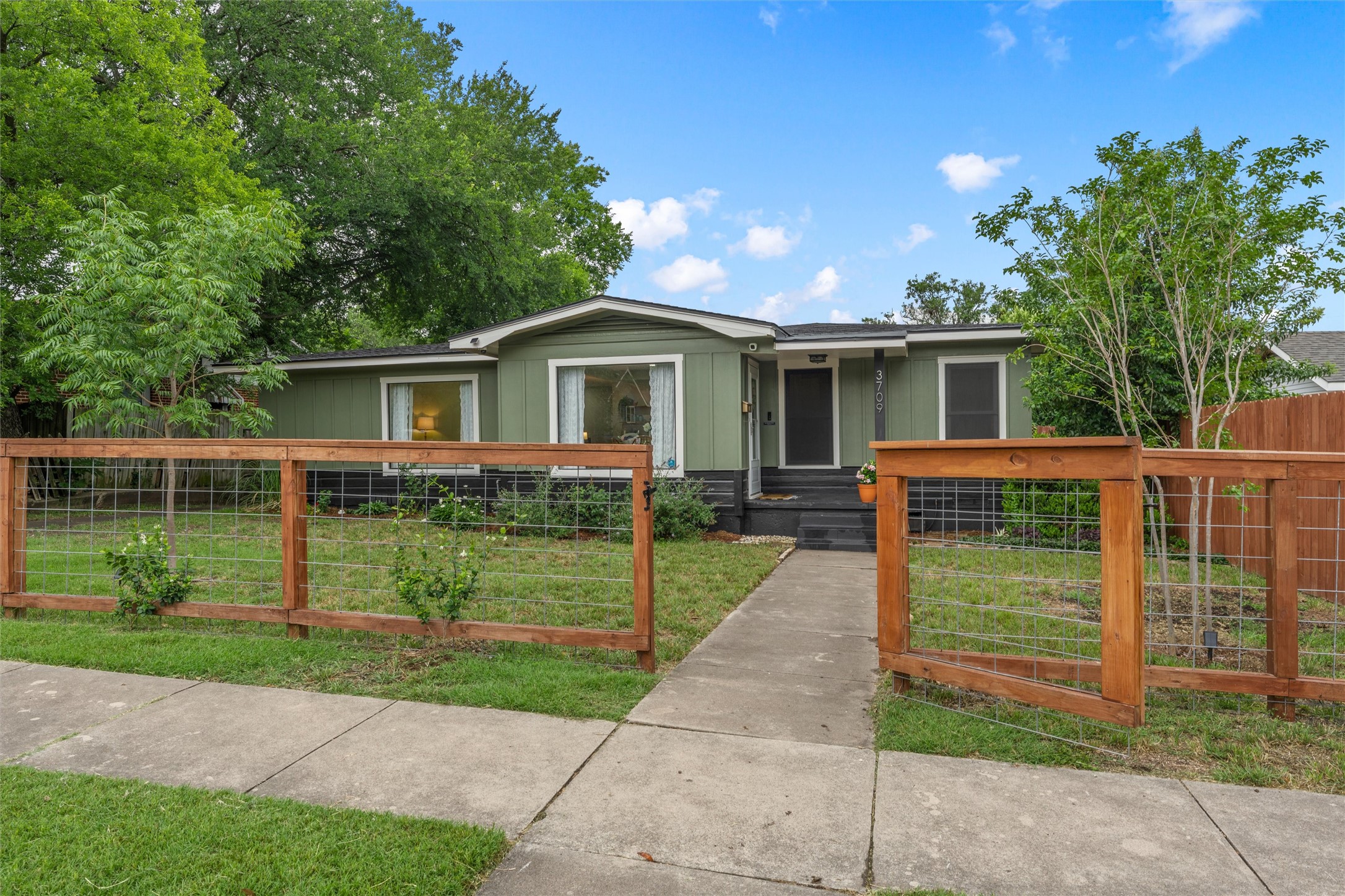 3709 Parkwood Street Waco TX 76710