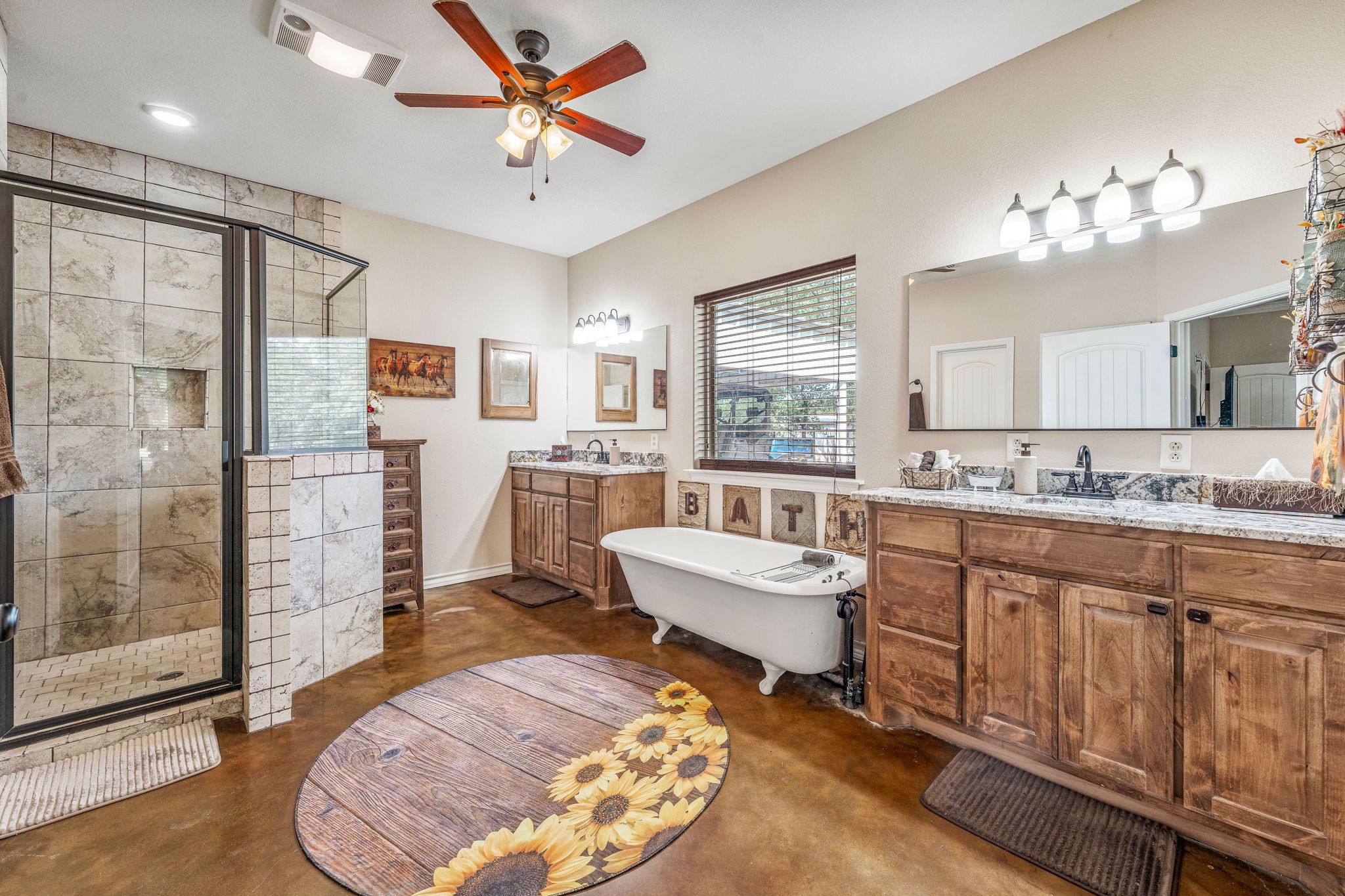 3310 Coy Lane Granbury TX 76048
