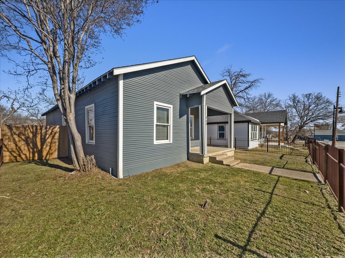 959 E Broadway Avenue Fort Worth TX 76104