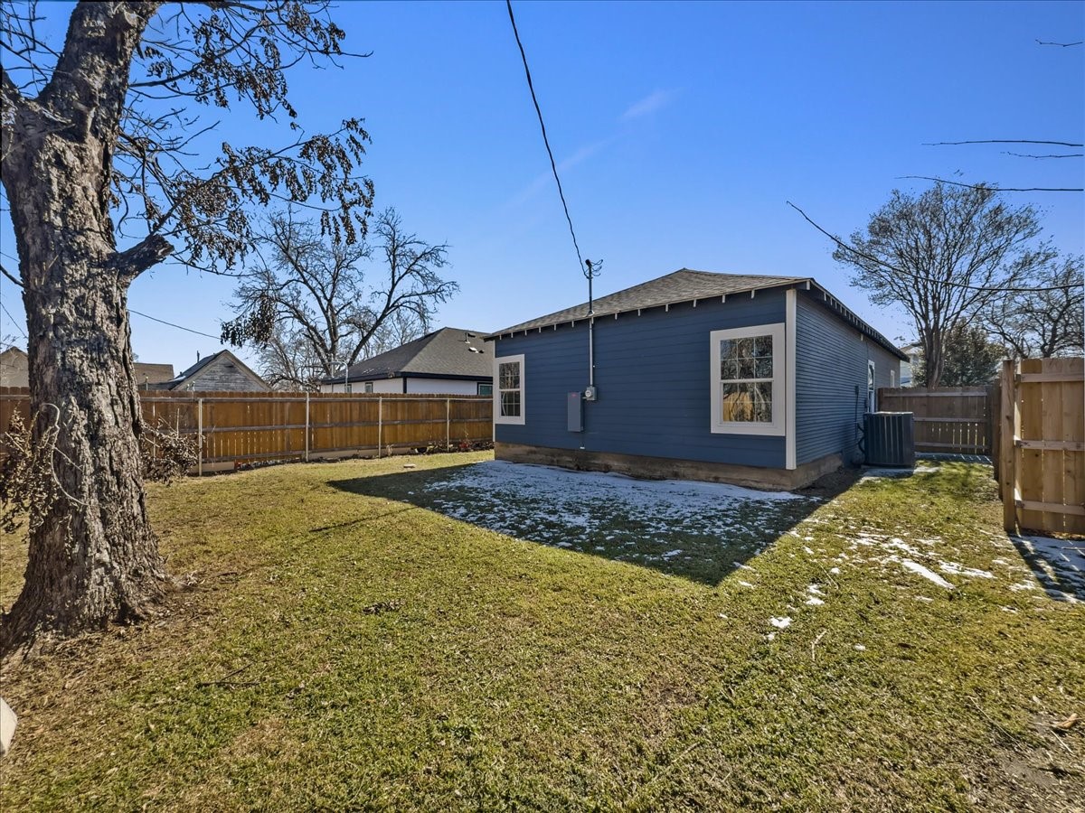 959 E Broadway Avenue Fort Worth TX 76104