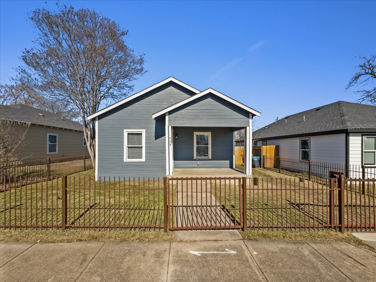 959 E Broadway Avenue Fort Worth TX 76104