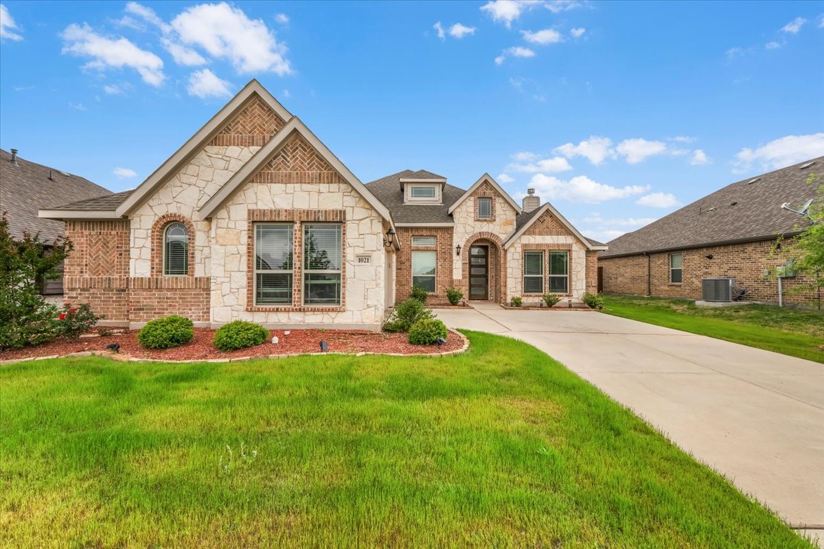 1021 Longbow Lane Crowley TX 76036