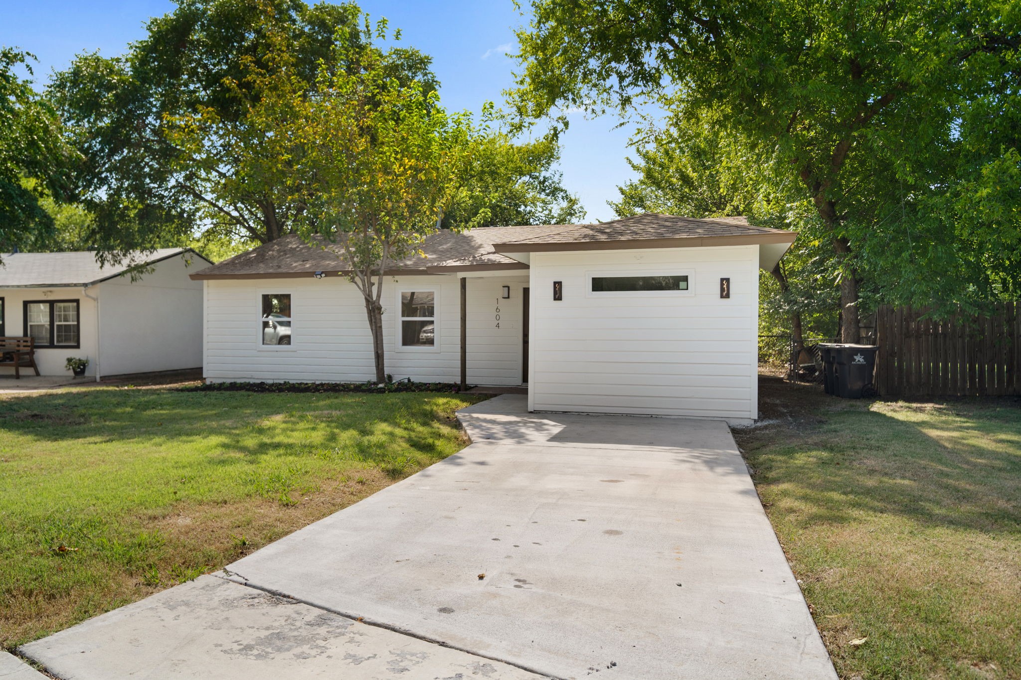 1604 Arbor Arlington TX 76010