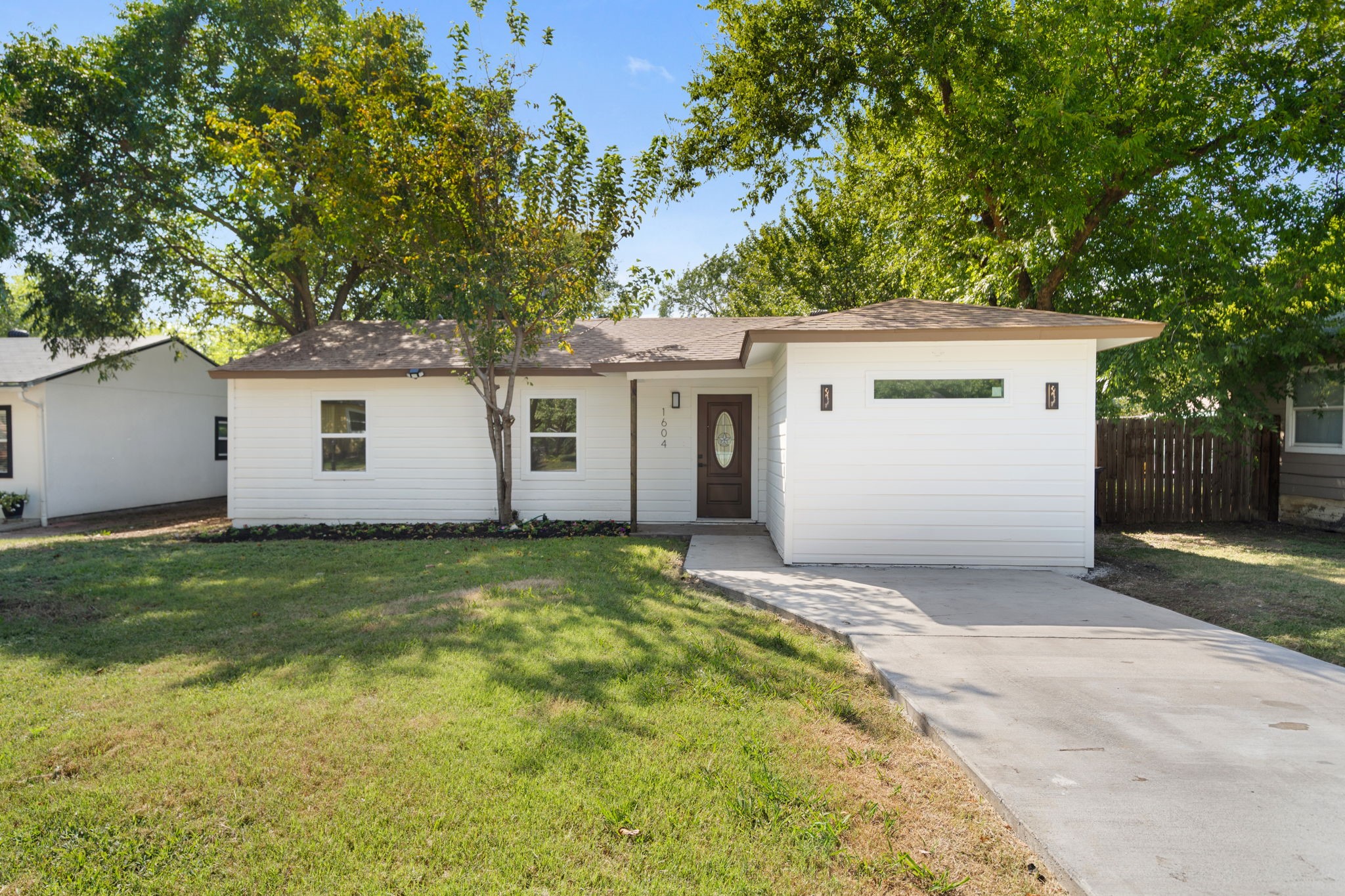 1604 Arbor Arlington TX 76010