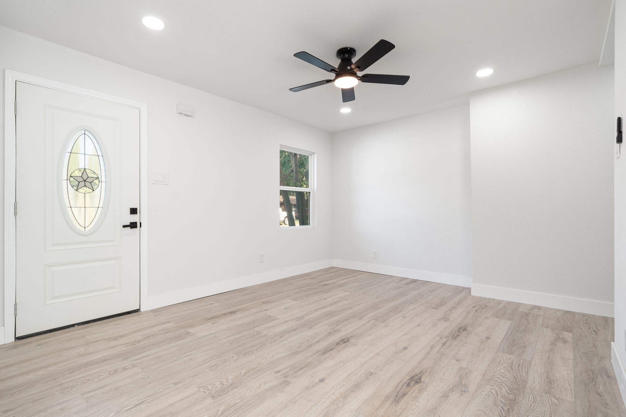 1604 Arbor Arlington TX 76010
