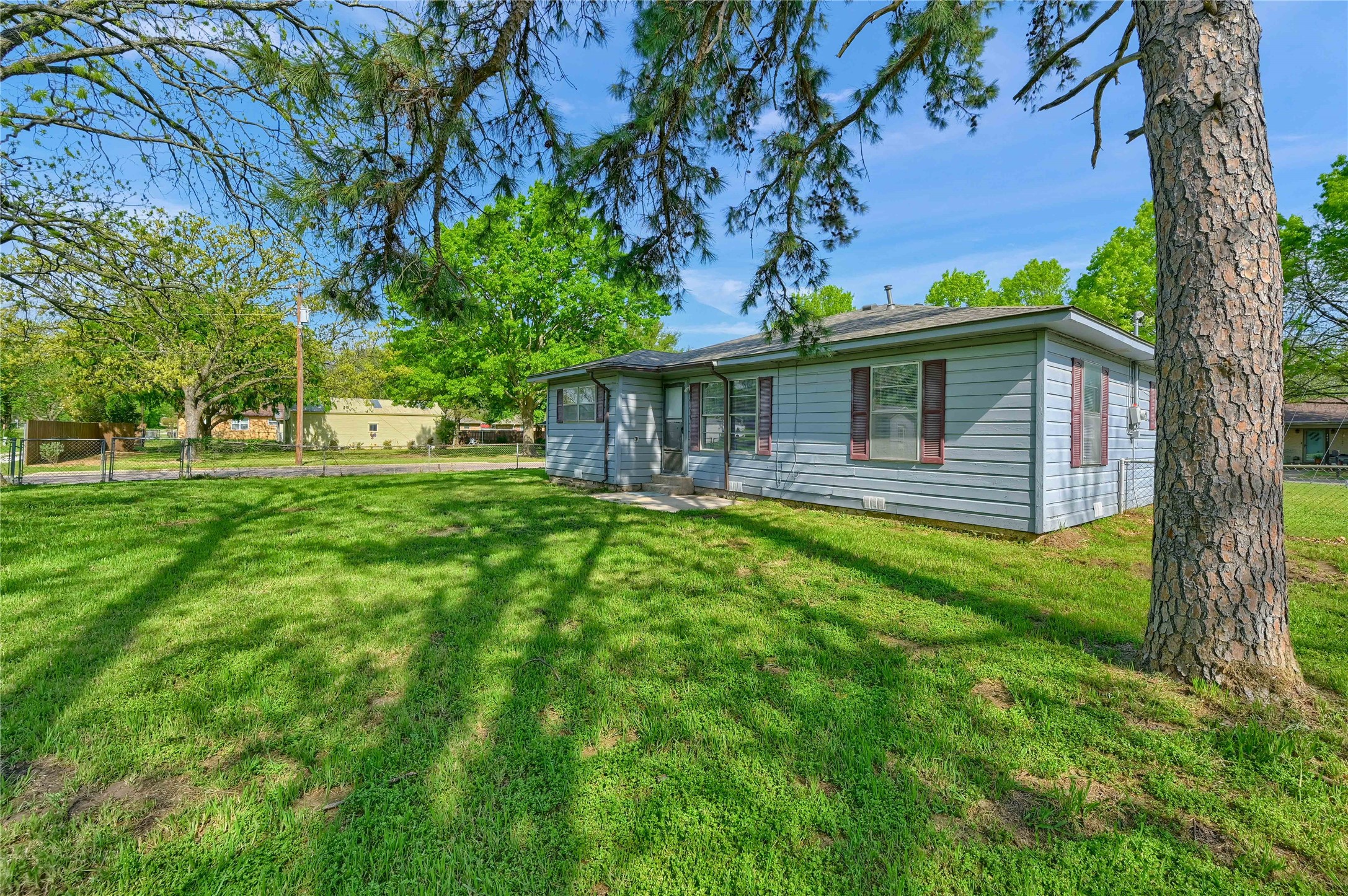 400 Buchanan Street Whitesboro TX 76273