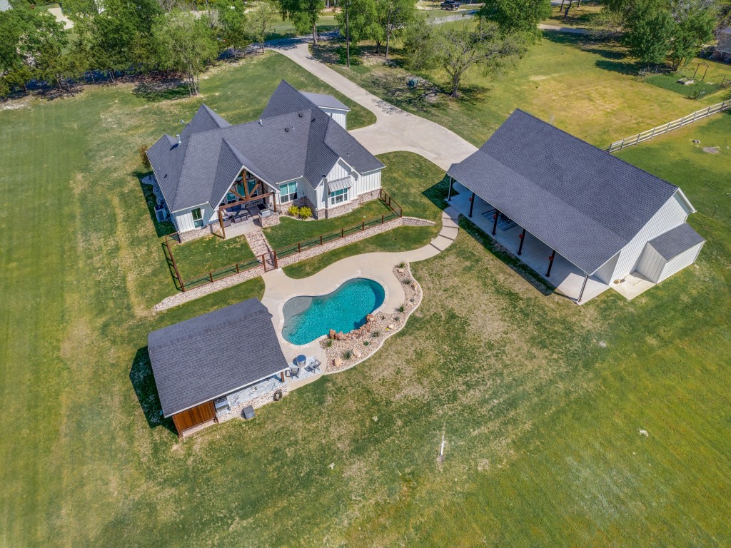 597 Burks Road Whitewright TX 75491