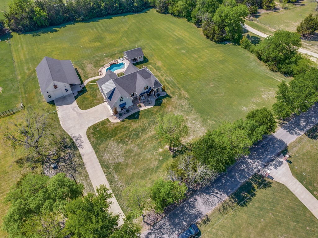 597 Burks Road Whitewright TX 75491
