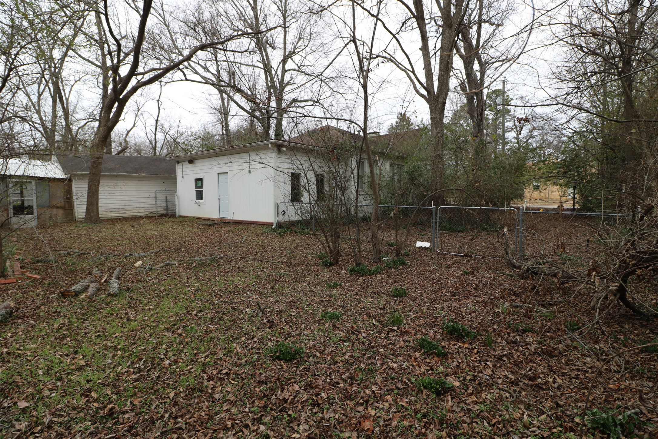 2332 Simpson Street Paris TX 75460