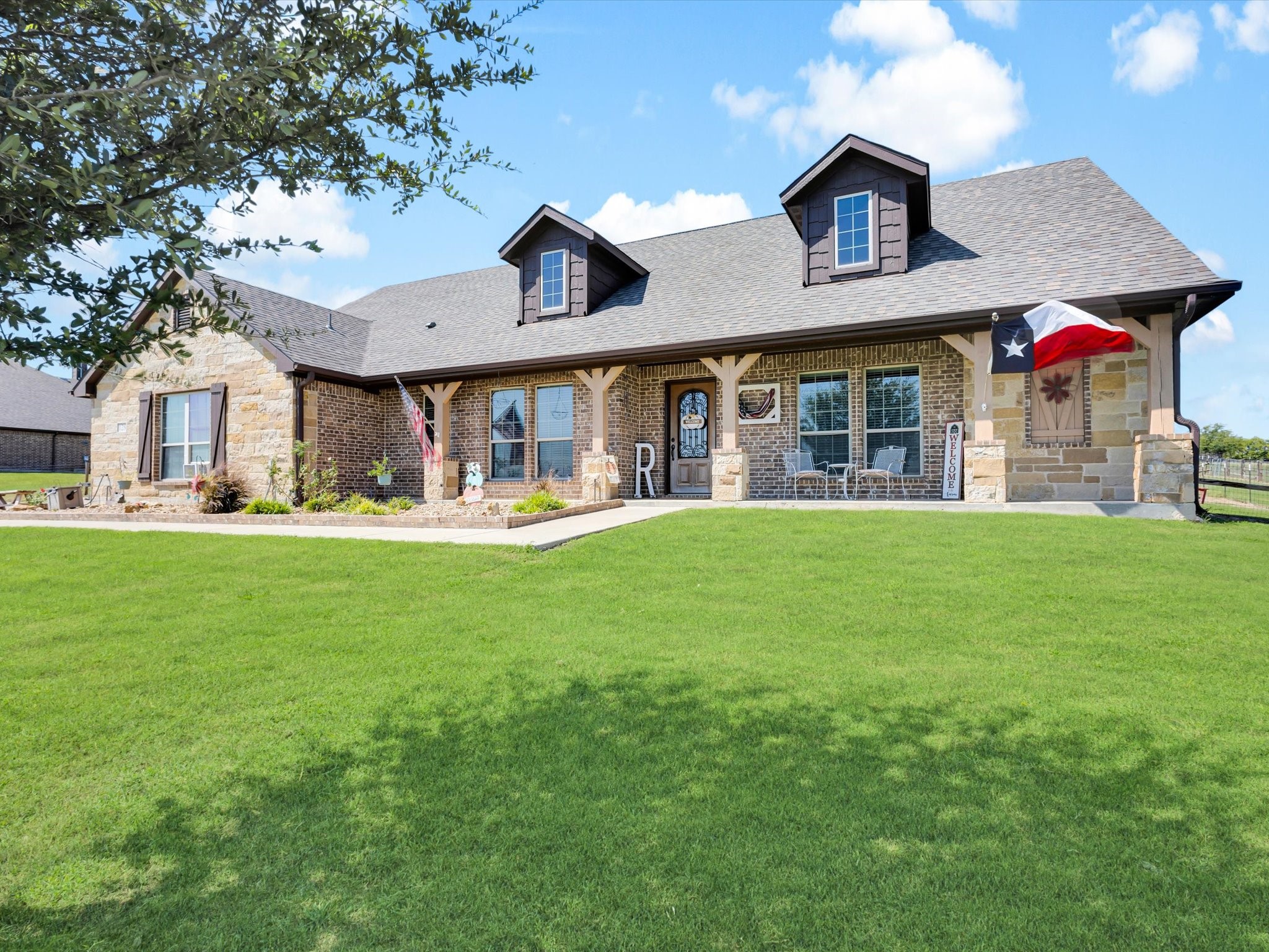 128 County Road 4430 Rhome TX 76078