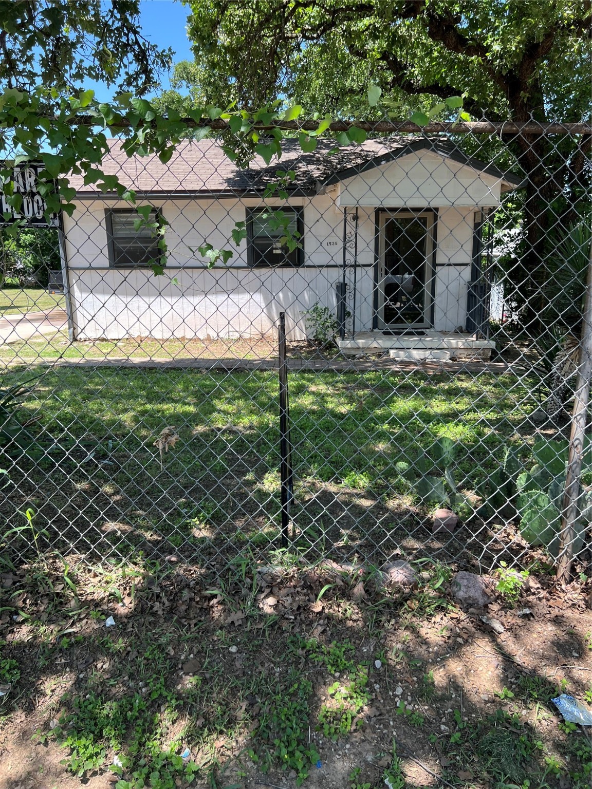 1824 Arch Street Fort Worth TX 76105