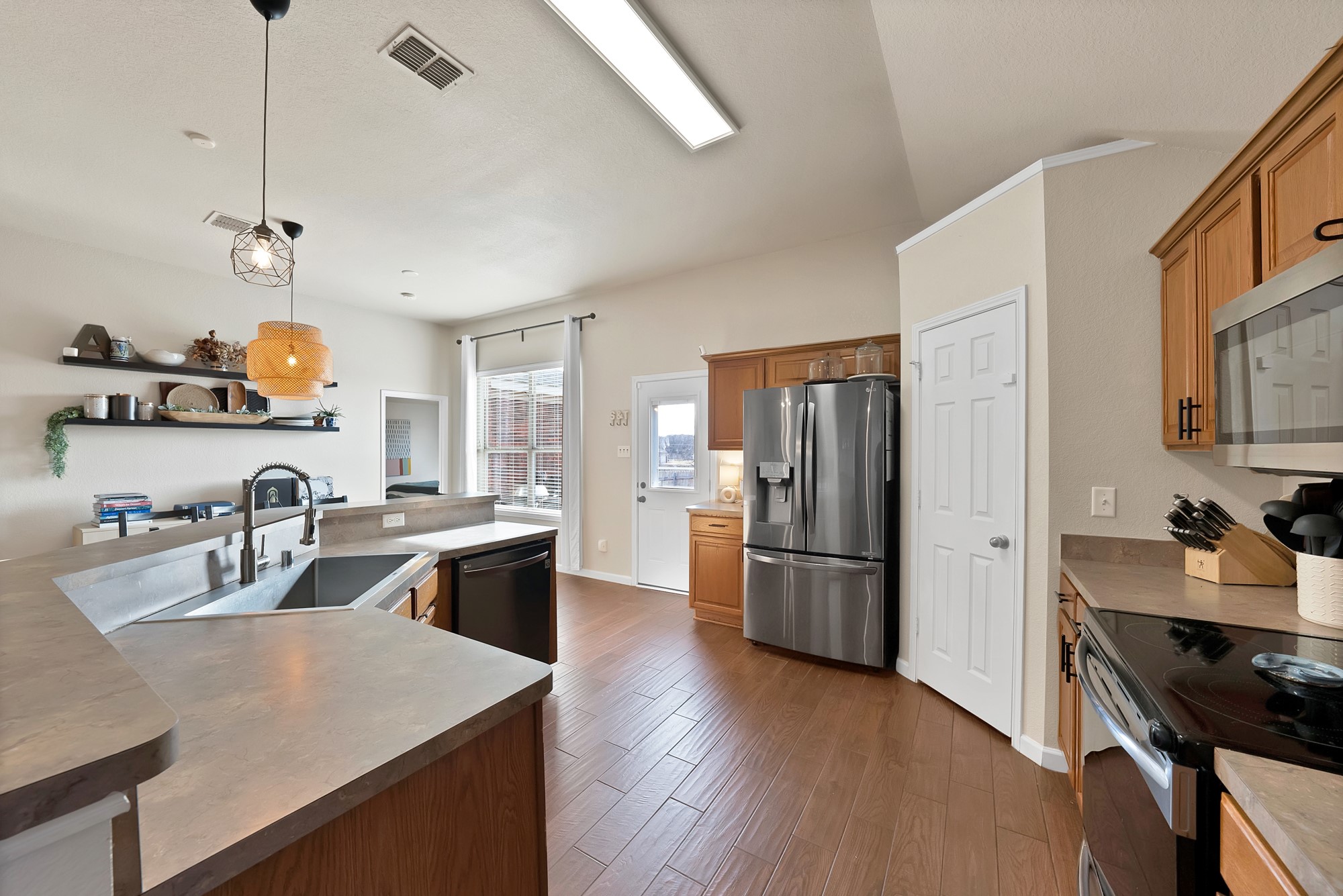 7426 Lake Front Trail Arlington TX 76002