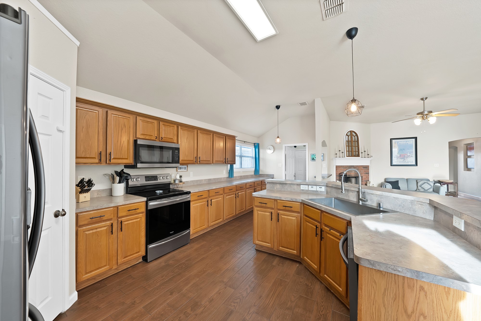 7426 Lake Front Trail Arlington TX 76002