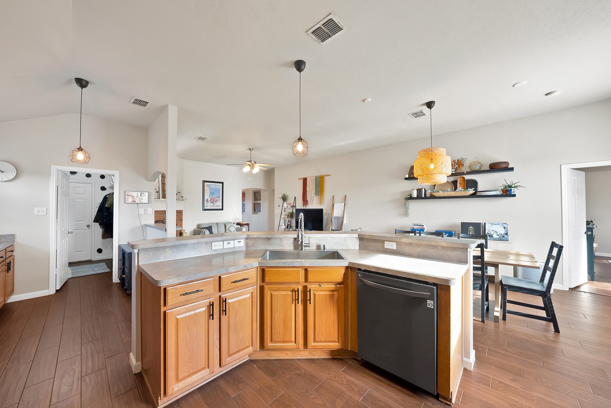7426 Lake Front Trail Arlington TX 76002