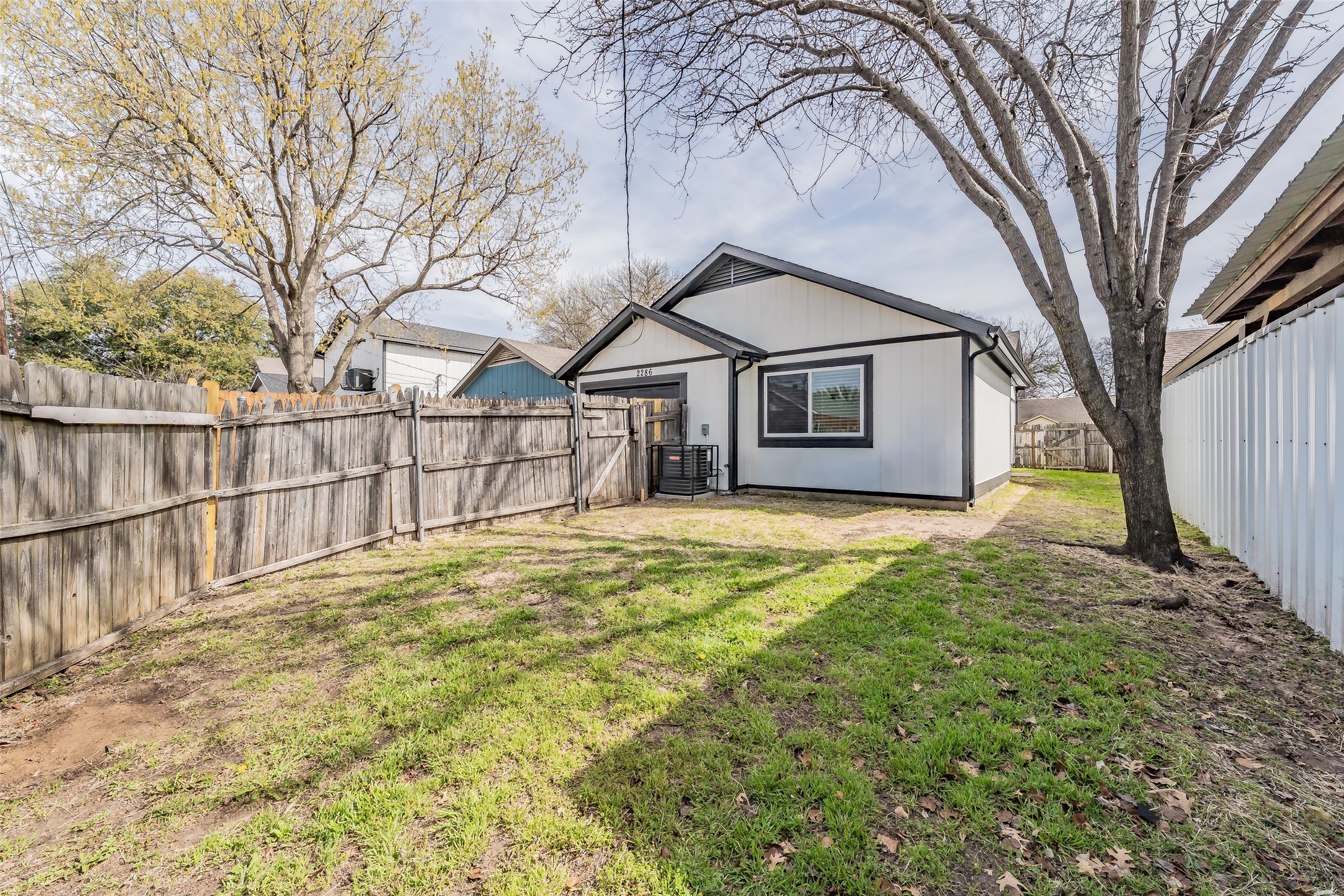 2286 Nantucket Village Circle Dallas TX 75227