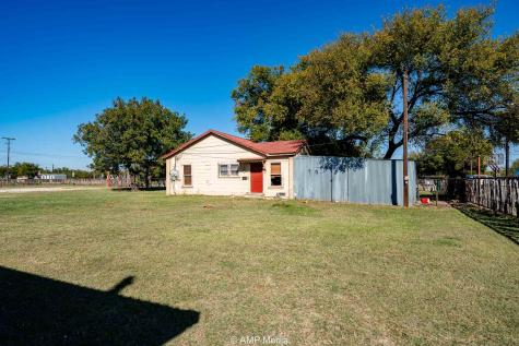 507 E Chestnut Throckmorton TX 76483
