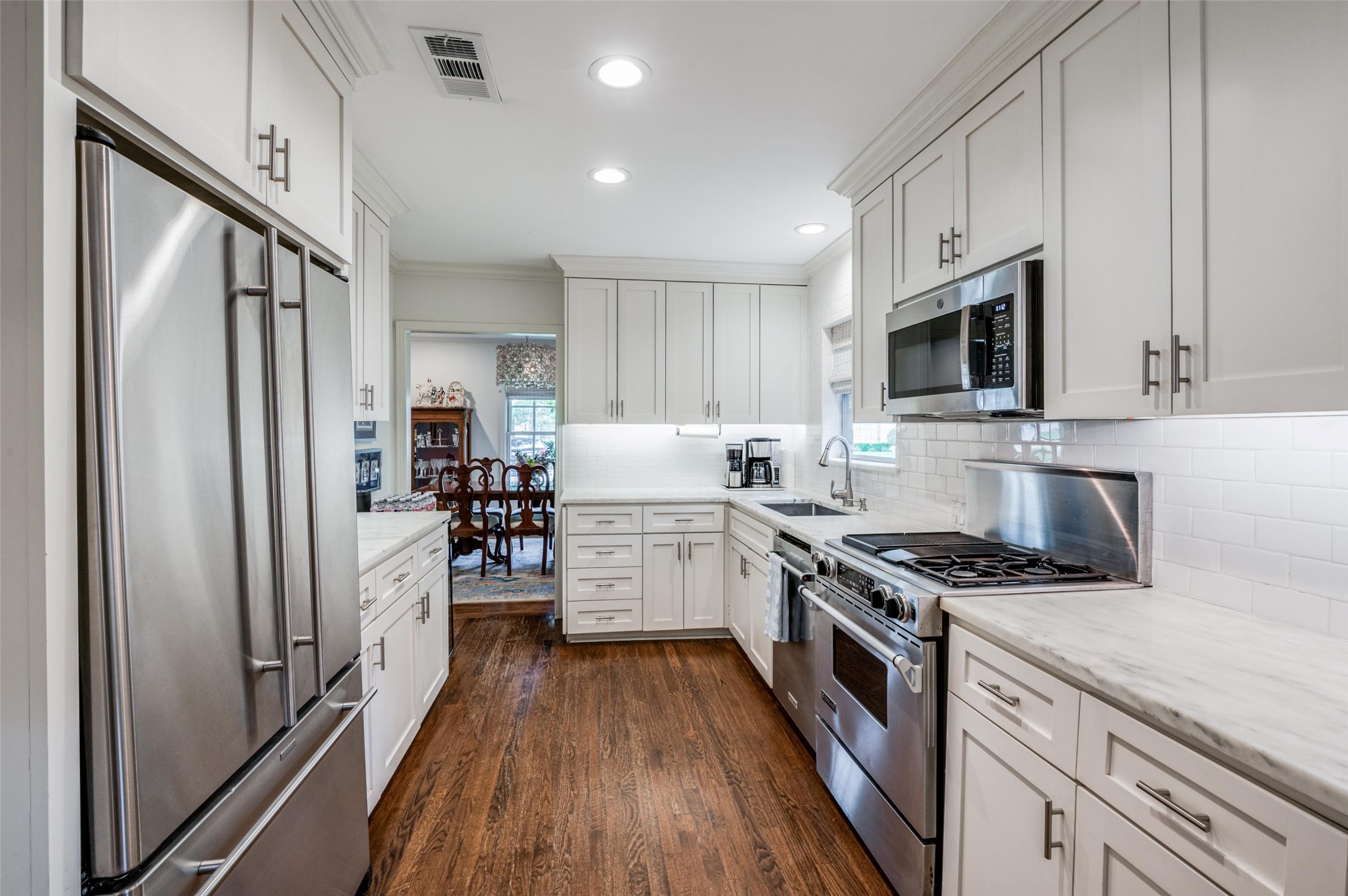 5636 Southwestern Boulevard Dallas TX 75209