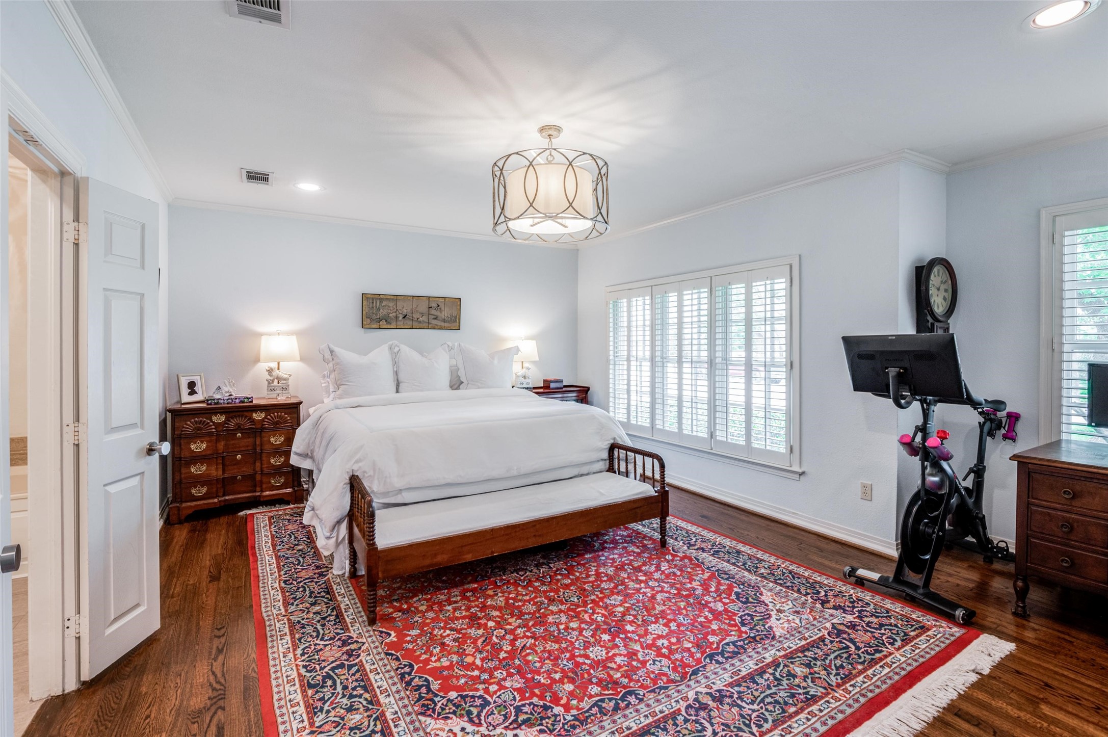5636 Southwestern Boulevard Dallas TX 75209