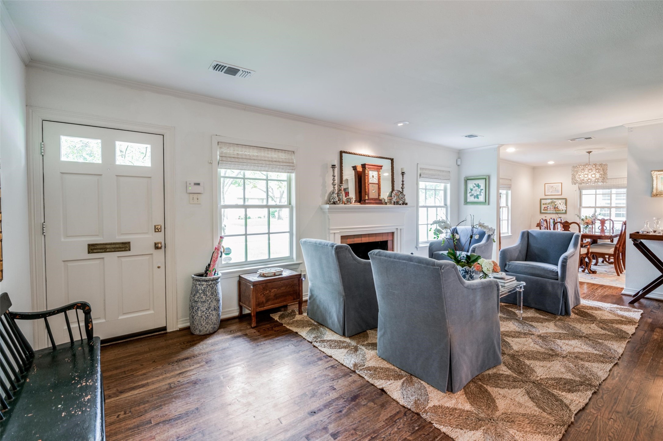 5636 Southwestern Boulevard Dallas TX 75209