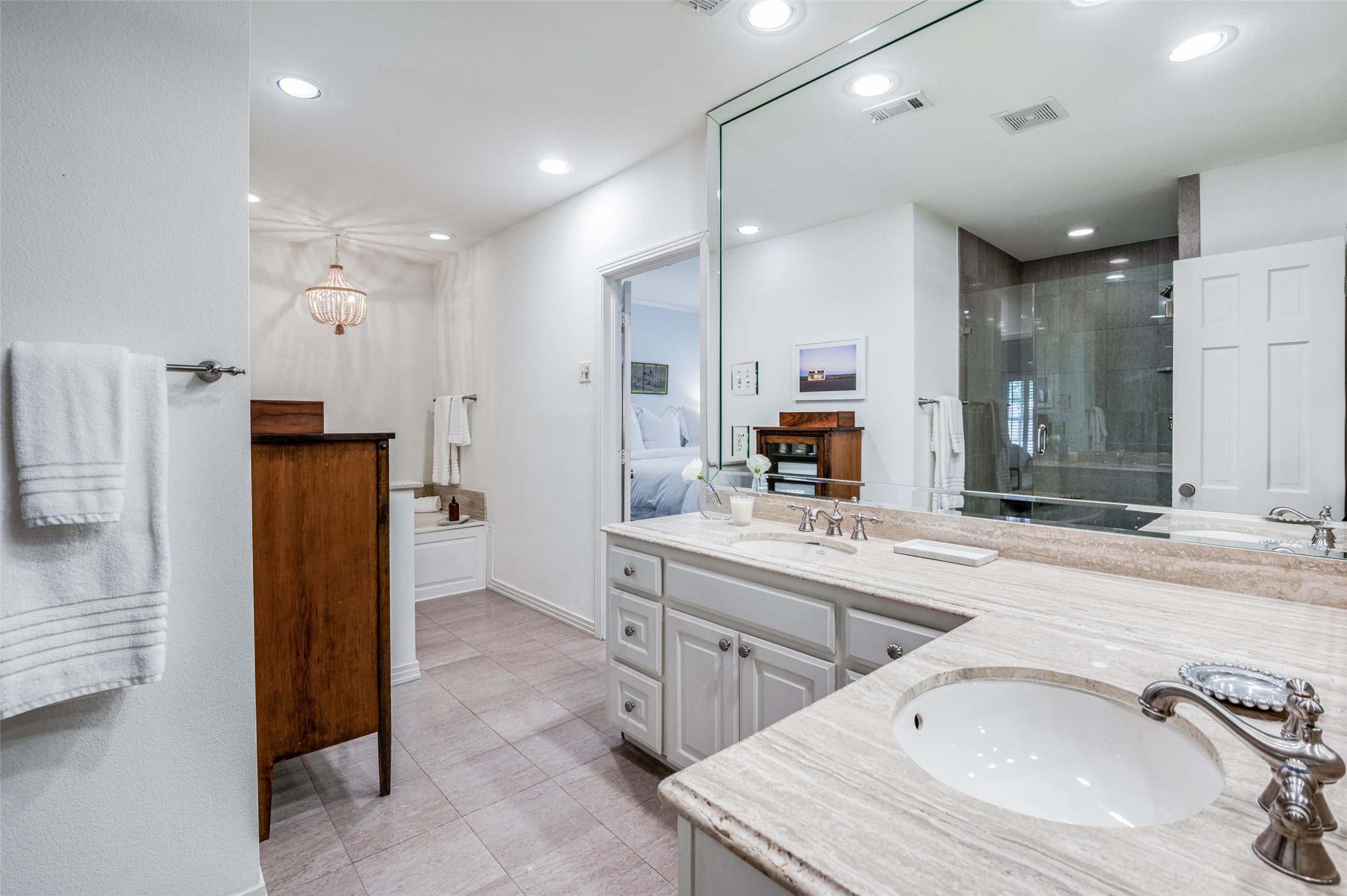 5636 Southwestern Boulevard Dallas TX 75209